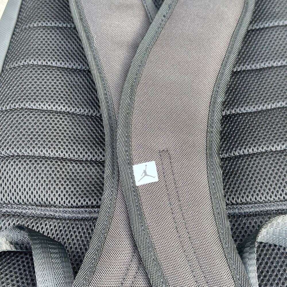 Air Jordan Airborne Weather Resistant Nike Backpack 15" Laptop Black 9A1944-023 - Picture 5 of 16